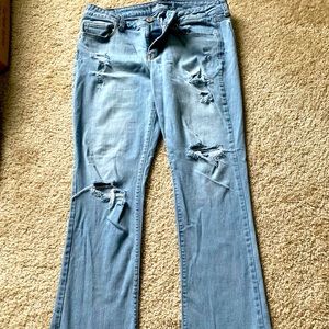 Light wash American Eagle Skinny Distressed Jeans
